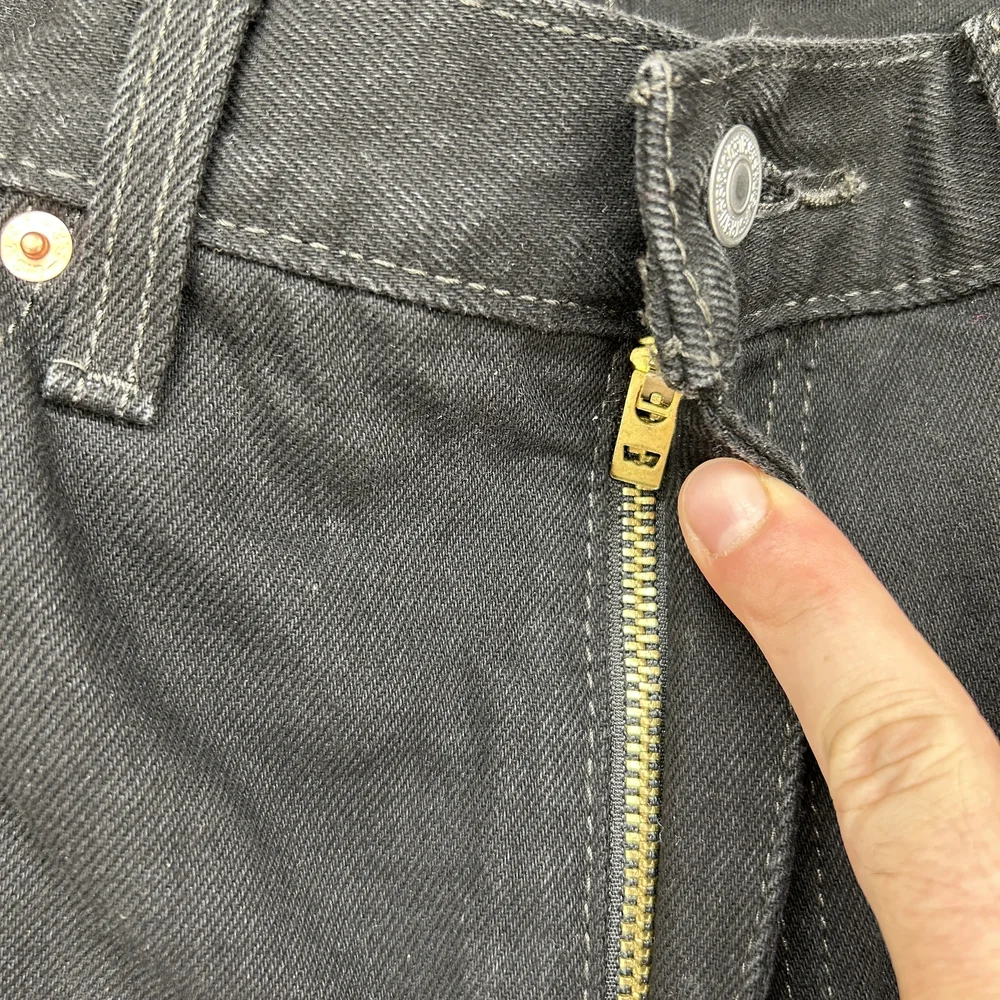Levi's 550 Jeans Mens 36x32 Relaxed Fit Black Denim Tapered Leg Waterless USA